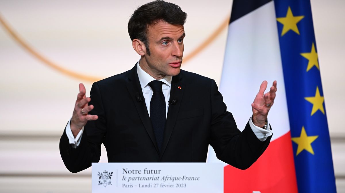 L’Afrique n’est plus le jardin de la France.  Macron veut réduire les effectifs